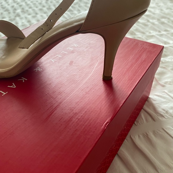 Kelly & Katie size 8.5 nude kitten heels - Picture 4 of 6